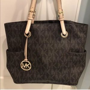 MICHAEL KORS Large Signature Shoulder Tote Purse